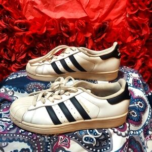 Adidas Superstar Women's Adidas White with Black Stripe Size 6